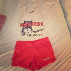 Hooters uniform